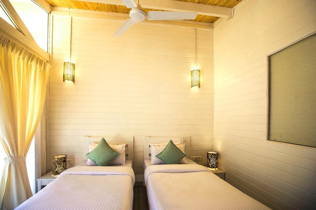 The White Resort Agonda Bagian luar foto