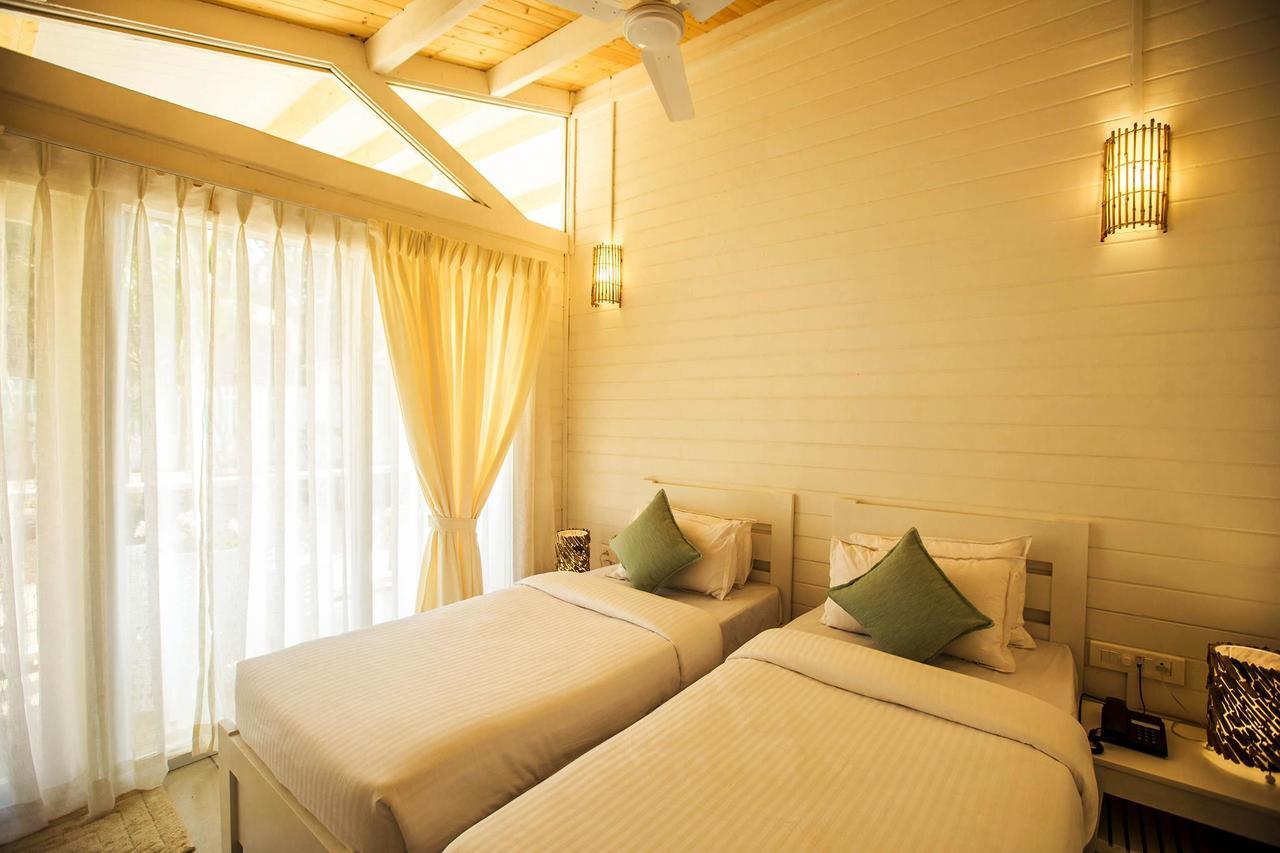 The White Resort Agonda Bagian luar foto