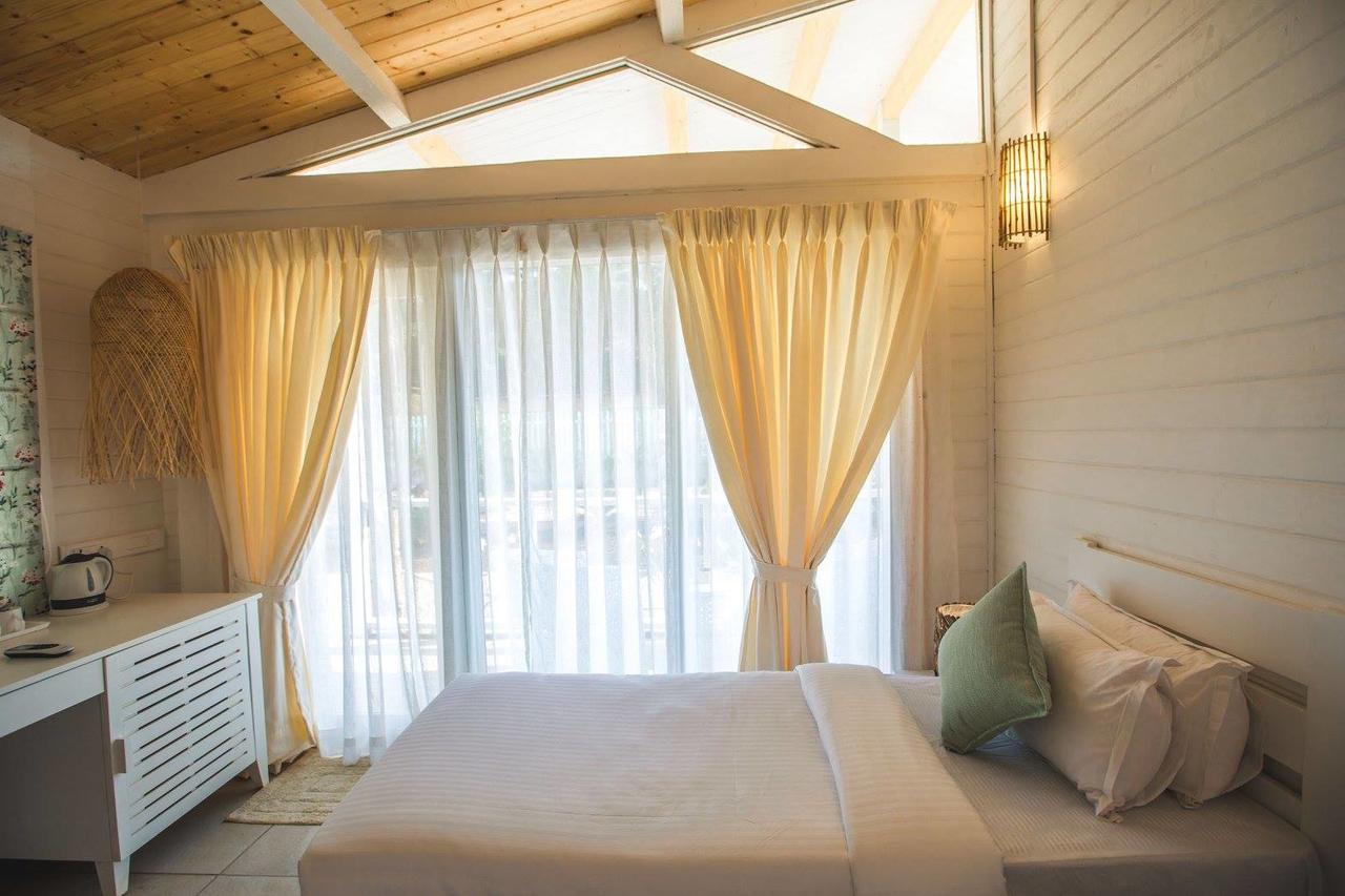 The White Resort Agonda Bagian luar foto