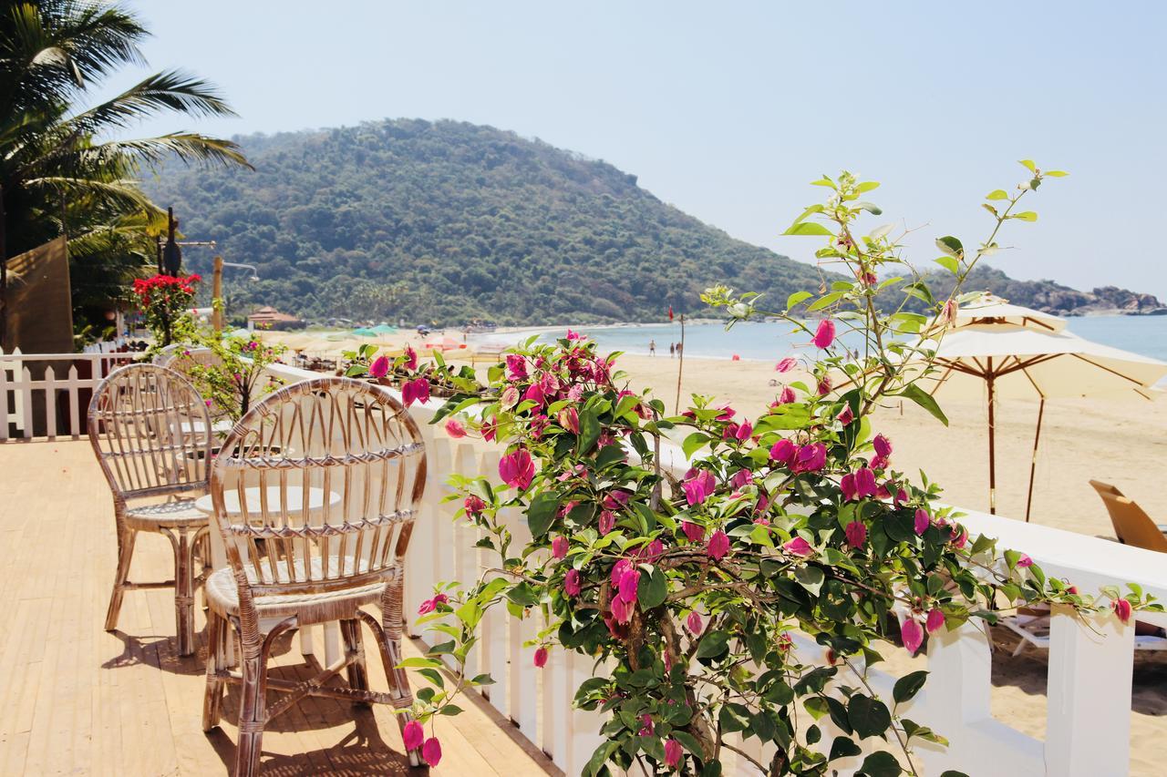 The White Resort Agonda Bagian luar foto