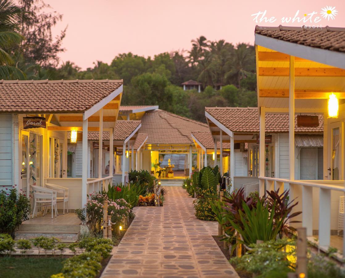 The White Resort Agonda Bagian luar foto