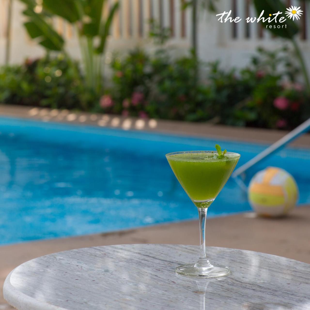 The White Resort Agonda Bagian luar foto